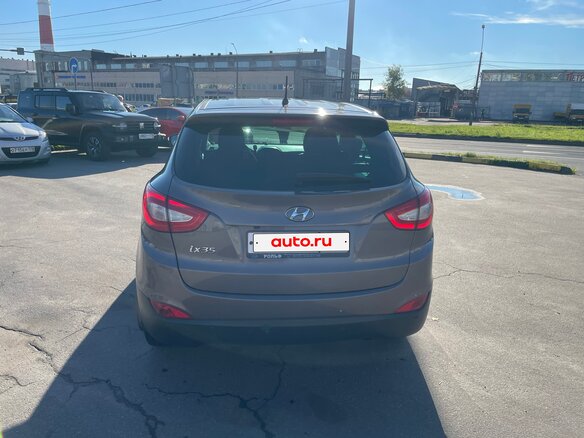 2014 Hyundai ix35 I Рестайлинг, коричневый, 1299999 рублей - вид 5