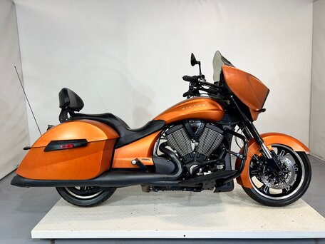 2012 Victory Cross Country, оранжевый, 560000 рублей, вид 1