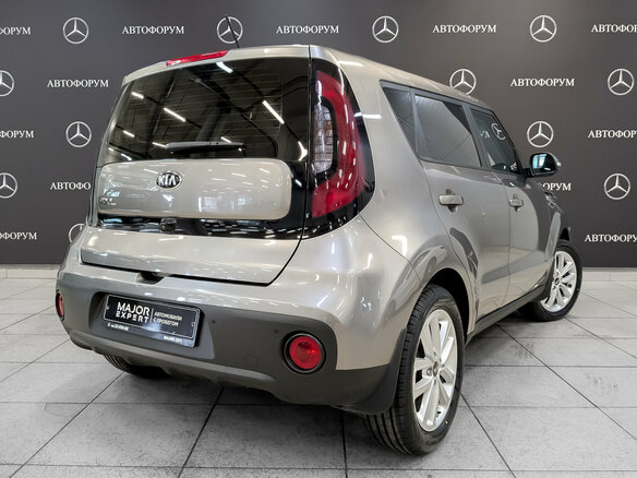 2018 Kia Soul II Рестайлинг, серебристый, 1595000 рублей - вид 4