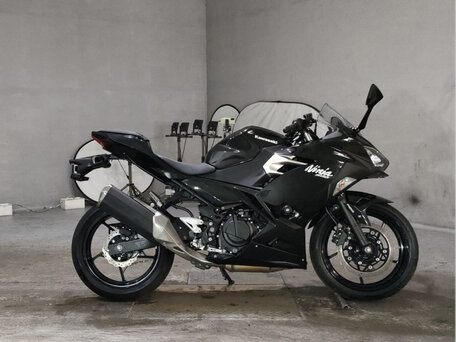 2021 Kawasaki Ninja 400, чёрный, 515000 рублей, вид 1