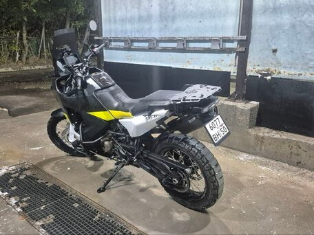 2022 Husqvarna Norden 901, серый, 1230000 рублей, вид 3