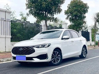2023 Ford Escort VI Рестайлинг 2, белый, 940007 рублей, вид 1