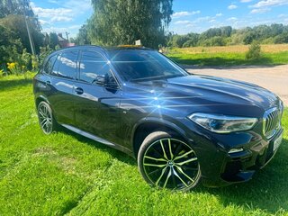 2020 BMW X5 40d IV (G05/G18), чёрный, 7500000 рублей, вид 3