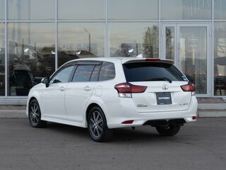 2015 Toyota Corolla Fielder XI (E160, E170, E180), белый, 1399000 рублей, вид 2