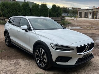 2020 Volvo V60 Cross Country II, белый, 4300000 рублей, вид 2