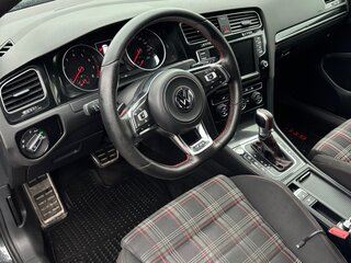2014 Volkswagen Golf GTI VII, серый, 2099000 рублей, вид 5