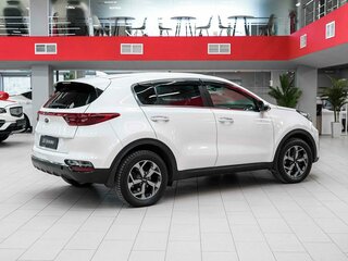 2020 Kia Sportage IV Рестайлинг, белый, 1790000 рублей, вид 2