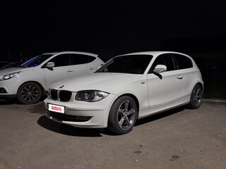 2011 BMW 1 серии 116i I (E81/E82/E87/E88) Рестайлинг, белый, 905000 рублей, вид 2