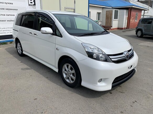 2014 Toyota ISis I Рестайлинг, белый, 1188008 рублей - вид 1