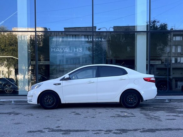 2014 Kia Rio 5-speed III, белый, 780000 рублей - вид 7