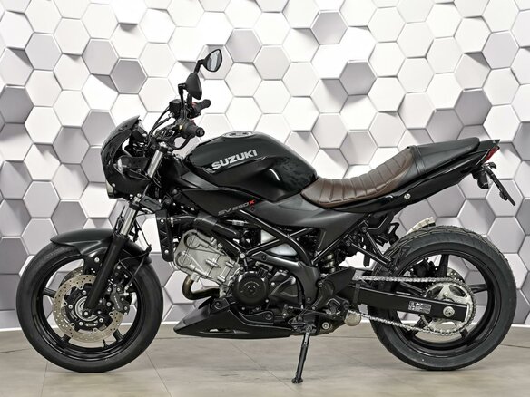 2021 Suzuki SV 650, чёрный, 627000 рублей - вид 3