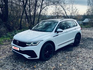 2021 Volkswagen Tiguan II Рестайлинг, белый, 4150000 рублей, вид 1