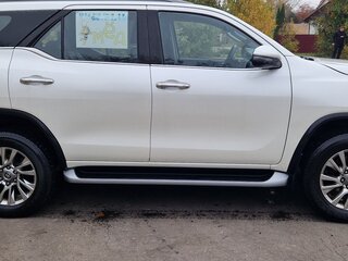 2022 Toyota Fortuner II Рестайлинг, белый, 5000000 рублей, вид 4