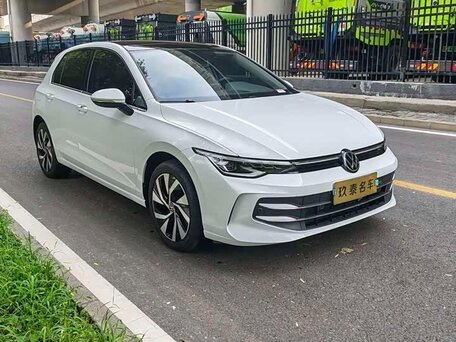 2025 Volkswagen Golf VIII Рестайлинг, белый, 3180000 рублей, вид 1