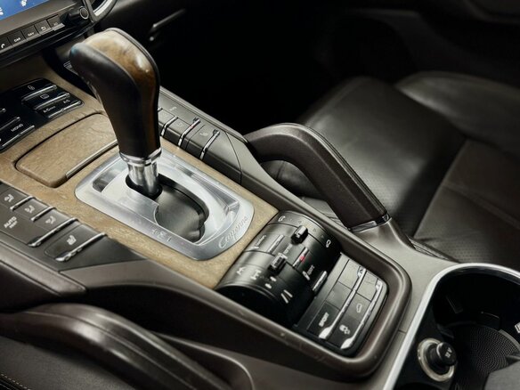 2012 Porsche Cayenne Diesel II (958), фиолетовый, 2398000 рублей - вид 14