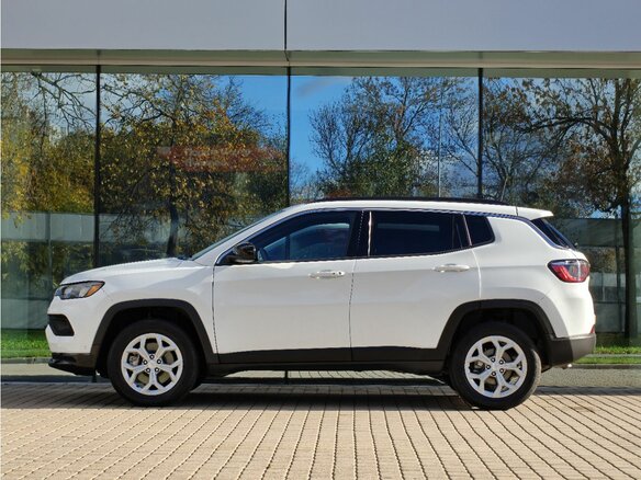 2024 Jeep Compass II Рестайлинг, белый, 2950000 рублей - вид 3