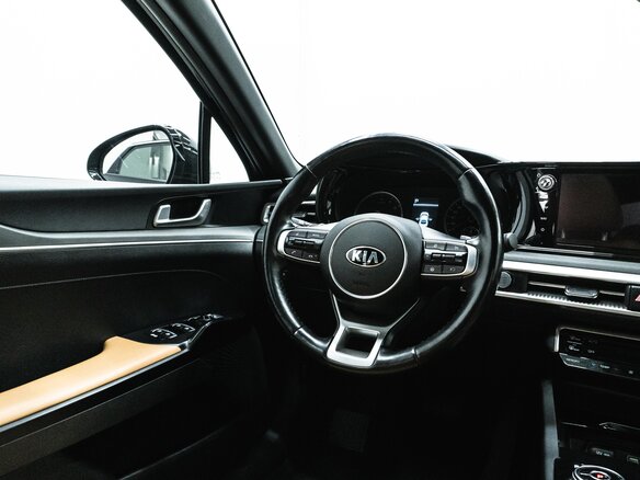 2021 Kia K5 III, чёрный, 2678000 рублей - вид 8