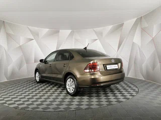 2020 Volkswagen Polo V Рестайлинг, коричневый, 1045000 рублей, вид 4