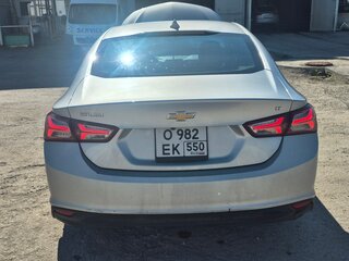 2022 Chevrolet Malibu IX Рестайлинг, серебристый, 1200000 рублей, вид 4