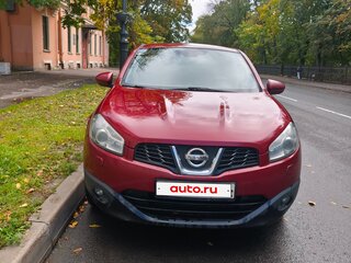2013 Nissan Qashqai I Рестайлинг, красный, 870000 рублей, вид 1