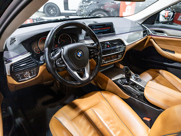 2019 BMW 5 серии 520d xDrive VII (G30/G31/G38), чёрный, 3389700 рублей - вид 13