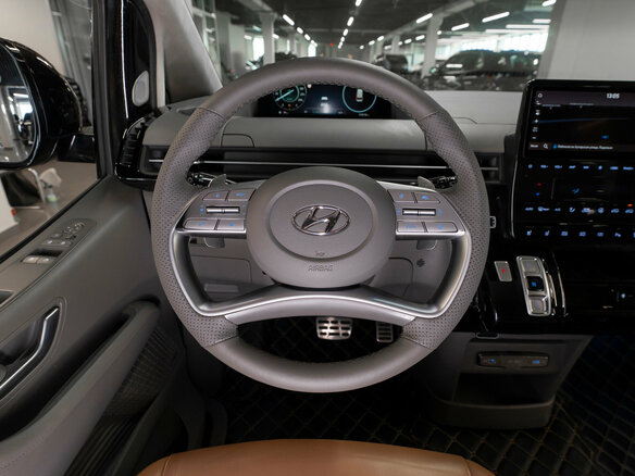 2021 Hyundai Staria I, чёрный - вид 9