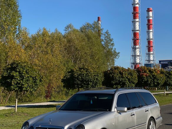 1997 Mercedes-Benz E-Класс 300 II (W210, S210), серебристый