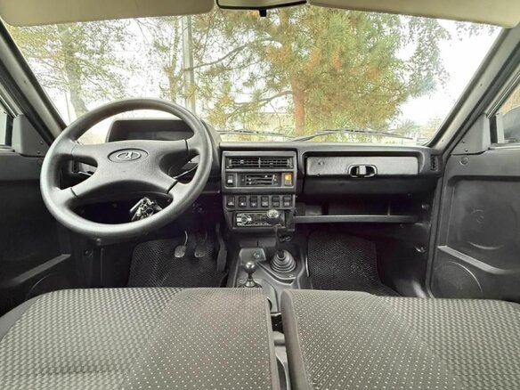 2018 Lada (ВАЗ) 2121 (4x4) I Рестайлинг, белый, 620000 рублей - вид 10