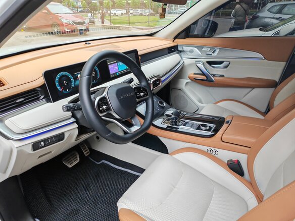 2024 Jetour X70+ I Рестайлинг, белый - вид 10