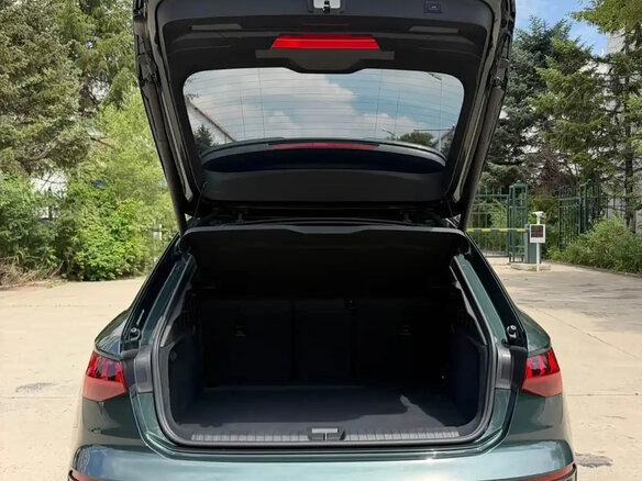 2023 Audi A3 Sportback 35 TFSI IV (8Y), зелёный, 2300000 рублей - вид 7