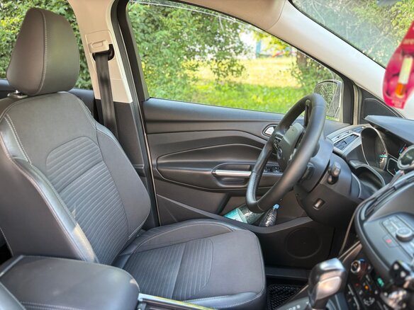 2017 Ford Kuga II Рестайлинг, серебристый, 1745000 рублей - вид 7