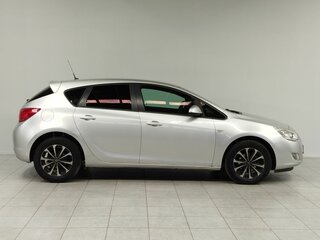2011 Opel Astra J, серебристый, 680000 рублей, вид 4