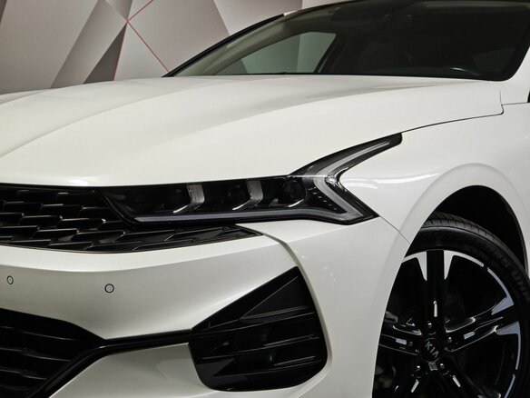 2021 Kia K5 III, белый, 2085000 рублей - вид 9