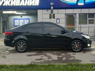 2015 Kia Rio III Рестайлинг, чёрный, 499999 рублей, вид 4