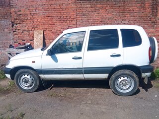 2003 Chevrolet Niva I, белый, 165000 рублей, вид 2