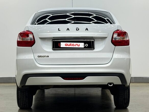 2023 Lada (ВАЗ) Granta I Рестайлинг, белый, 700000 рублей - вид 4