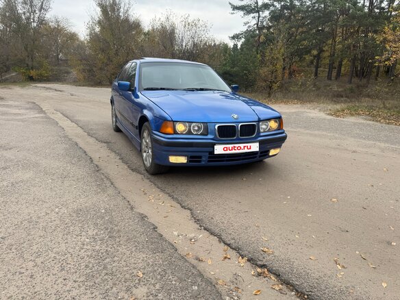 1998 BMW 3 серии 318i III (E36), синий, 1000000 рублей - вид 3