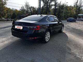 2022 Skoda Superb III Рестайлинг, чёрный, 2350000 рублей, вид 5