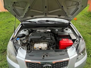 2010 Kia Rio II Рестайлинг, серебристый, 375000 рублей, вид 3