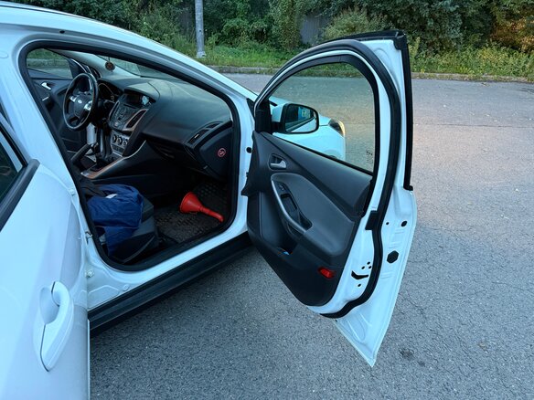 2015 Ford Focus III, белый, 650000 рублей - вид 16