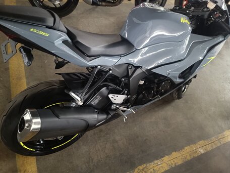 2025 Kawasaki ZX-6R Ninja, серый, 1084637 рублей, вид 5