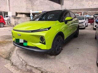 2023 Geely Geometry E 39.4 kWh, зелёный, 970401 рублей, вид 2