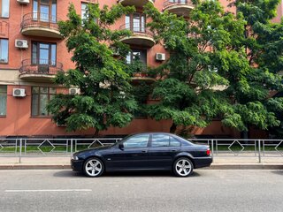1999 BMW 5 серии 520i IV (E39), чёрный, 675000 рублей, вид 4