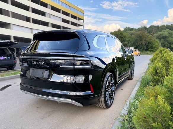 2026 Zeekr 8X 70 kWh, чёрный - вид 3