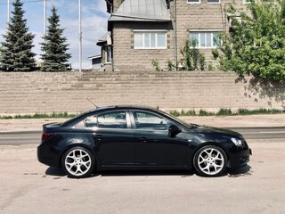 2011 Chevrolet Cruze I, чёрный, 699000 рублей, вид 3