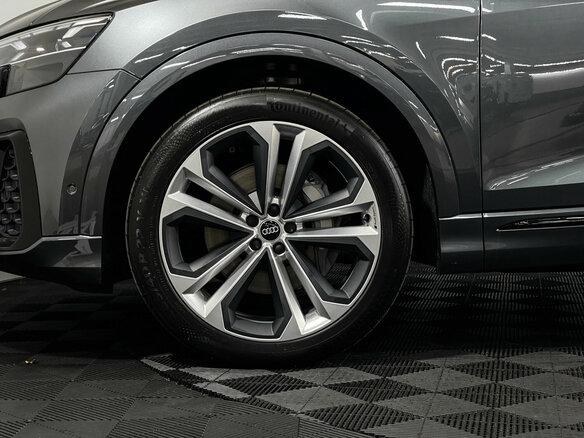 2026 Audi Q8 50 TDI I (4M) Рестайлинг, серый, 15400000 рублей - вид 9