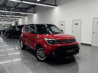 2017 Kia Soul II Рестайлинг, красный, 1540000 рублей, вид 5