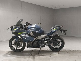 2022 Kawasaki Ninja 400, синий, 717000 рублей, вид 1