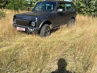 2018 Lada (ВАЗ) 2121 (4x4) Urban I Рестайлинг, серебристый, 750000 рублей, вид 3