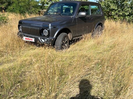 2018 Lada (ВАЗ) 2121 (4x4) Urban I Рестайлинг, серебристый, 750000 рублей, вид 3